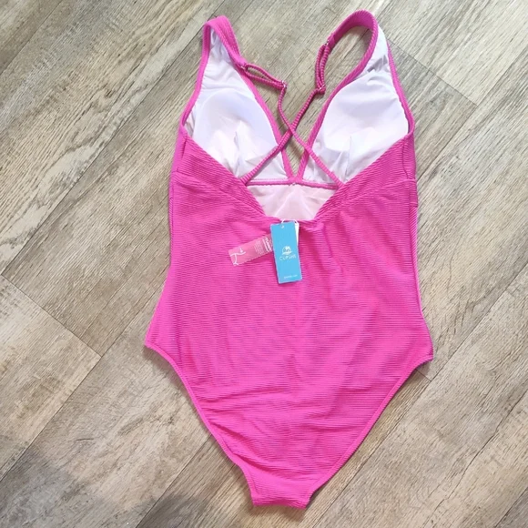 Cupshe One Piece Swimsuit - Picture 6 of 12